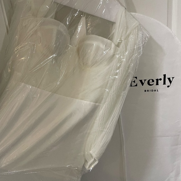 Custom Alena Leena Wedding Dress - Picture 4 of 13